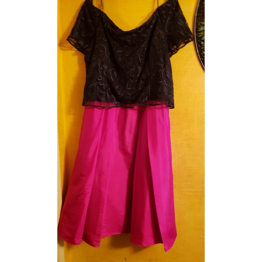 -LORENA ADAMS PLUS SIZE COCKTAIL DRESS 🆕